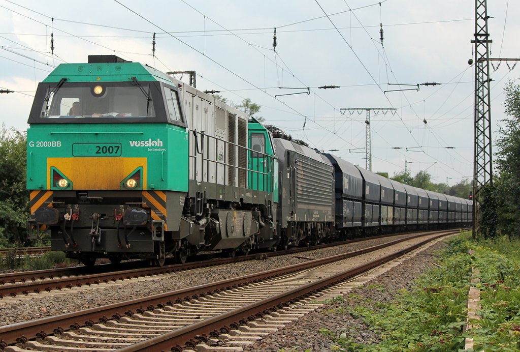 Eine mir unbekannte G2000BB mit ES 64 F4-112 und Kohlezug in Duisburg Neudorf am 25.07.2011