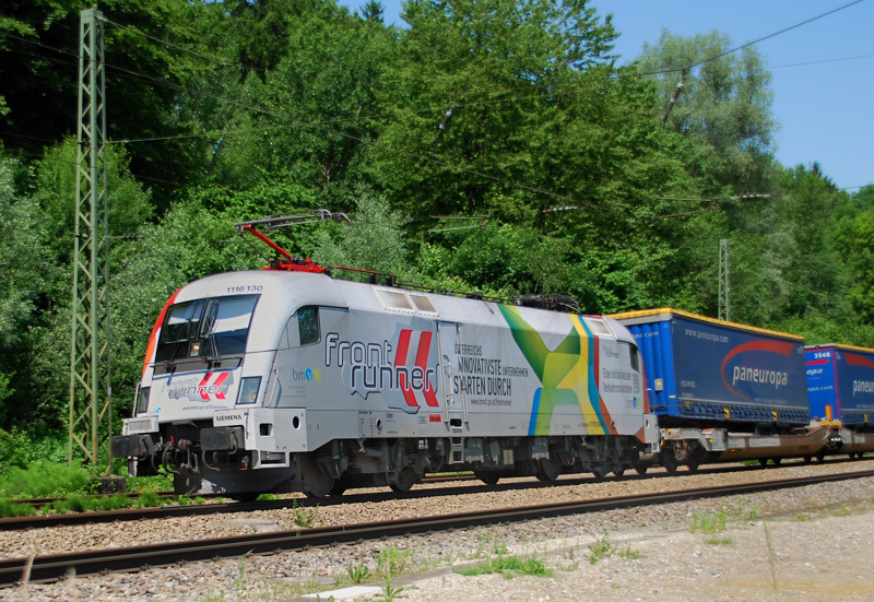 Einfahrt des Front Runner in A�ling. 1116 130-6, aufgenommen am 18.06.13.