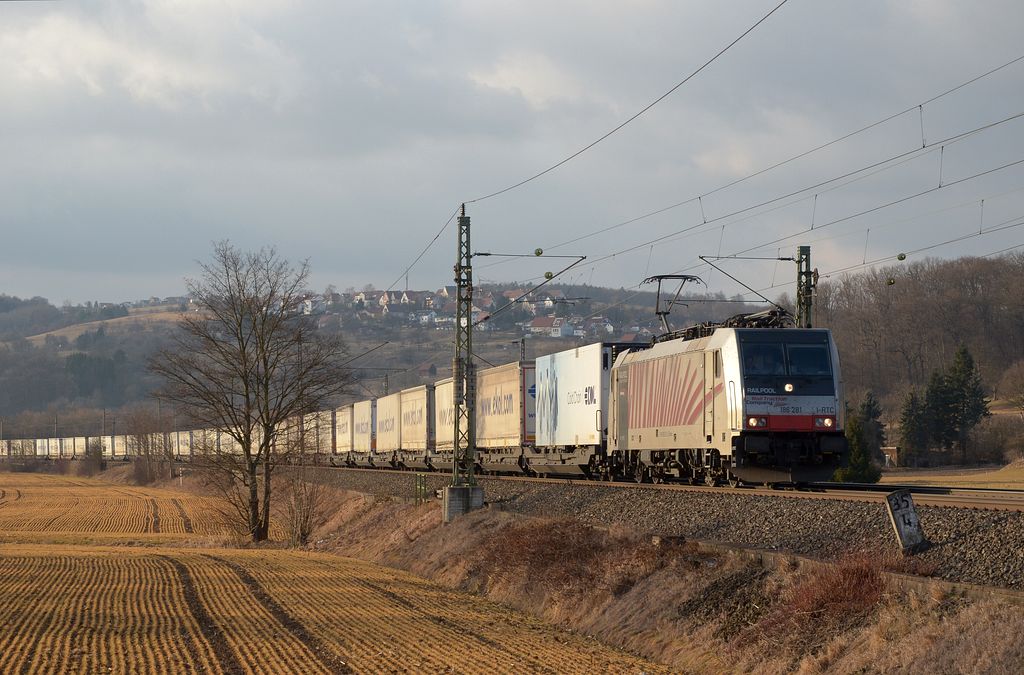Ekol mit 186 281 durch Ebersbach/Fils nach Triest Campo Marzio. Heute mit Foto-Trailer. (26.02.2012)