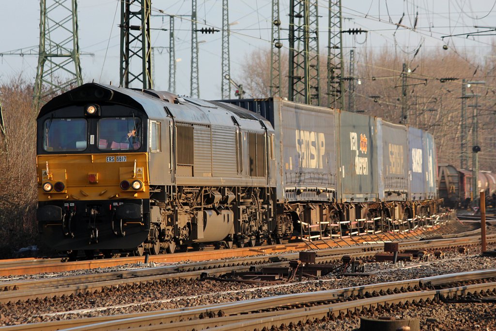 ERS 6617 mit Containerzug in Gremberg am 28.01.2011