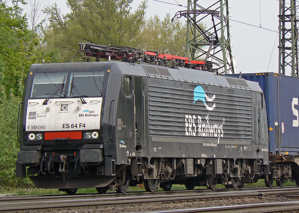ES 64 F4 ... / E189 990 in Gremberg am 29.04.2010