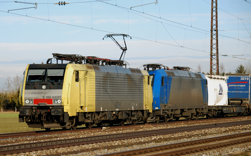 ES 64 F4-030 + 185 514-7, aufgenommen am 04.09.10, bei der Durchfahrt durch Gersthofen.