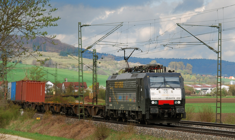 ES 64 F4-032, Bosphorus Express, aufgenommen am 21.04.12 bei Treuchtlingen.