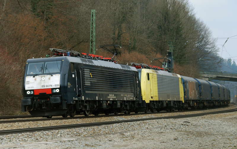ES 64 F4-035 + ES 64 F4-026, aufgenommen am 03.04.13, in A�ling.