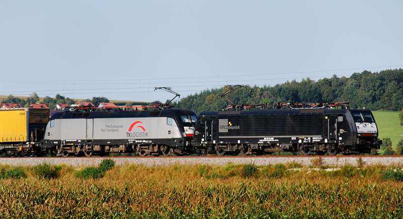 ES 64 F4-099 + ES 64 F4-029, aufgenommen am 14.09.11, auf der Strecke Ulm-Augsburg, kurz nach Burgau.