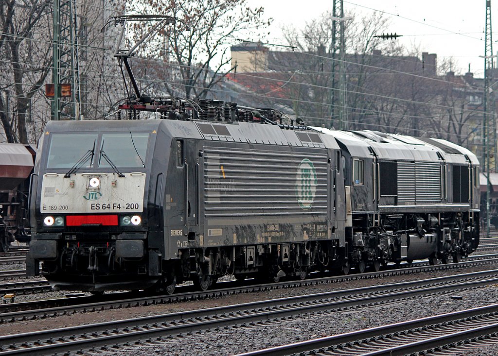 ES 64 F4 200/ E189 200 der ITL mit unbekannter Class 66 am Haken in K�ln West am 11.02.2011