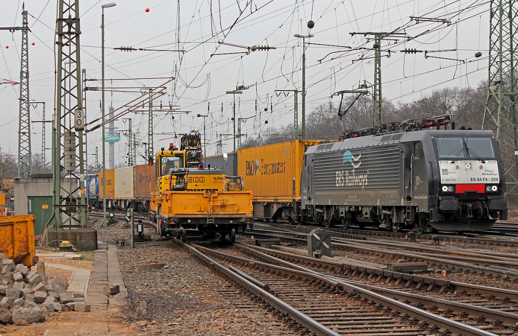 ES 64 F4-208 der ERS Railways in Gremberg am 23.02.2011