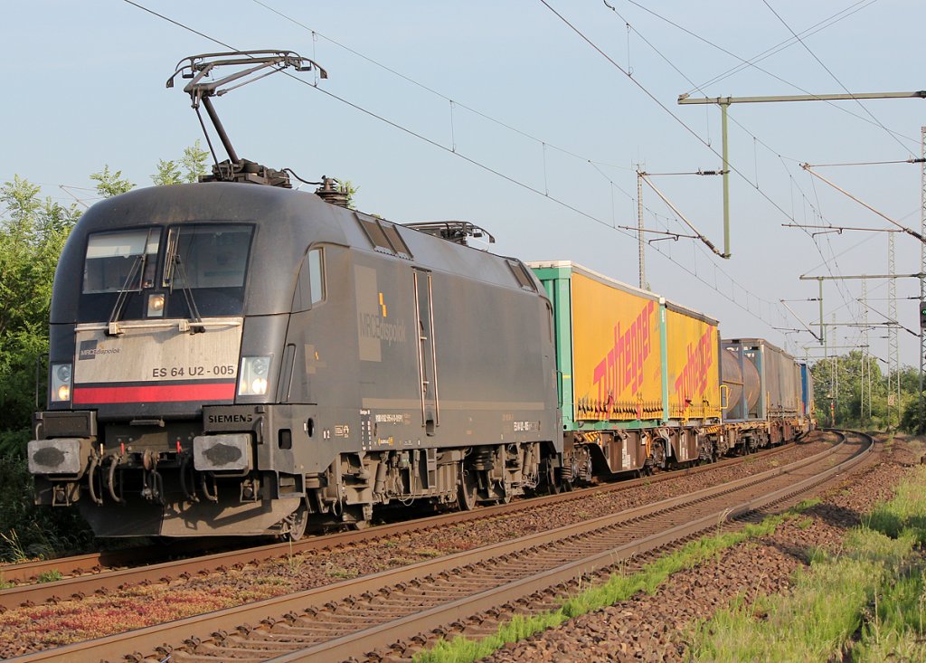 ES 64 U2-005 am FERCAM in Porz Wahn am 17.05.2011