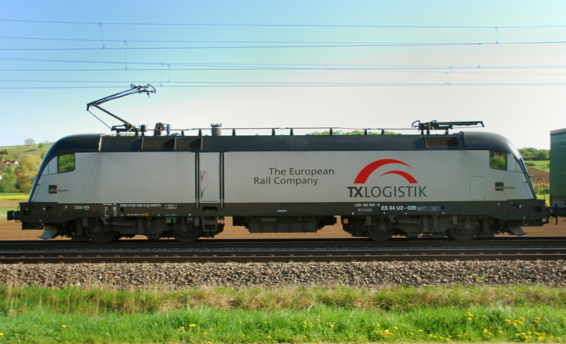 ES 64 U2-029, TX Logistik, aufgenommen am 30.04.12, nahe Treuchtlingen.