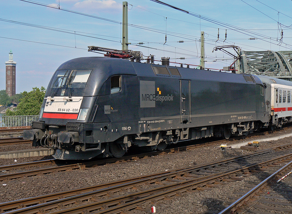 ES 64 U2-030 in K�ln Hbf am 27.06.2010