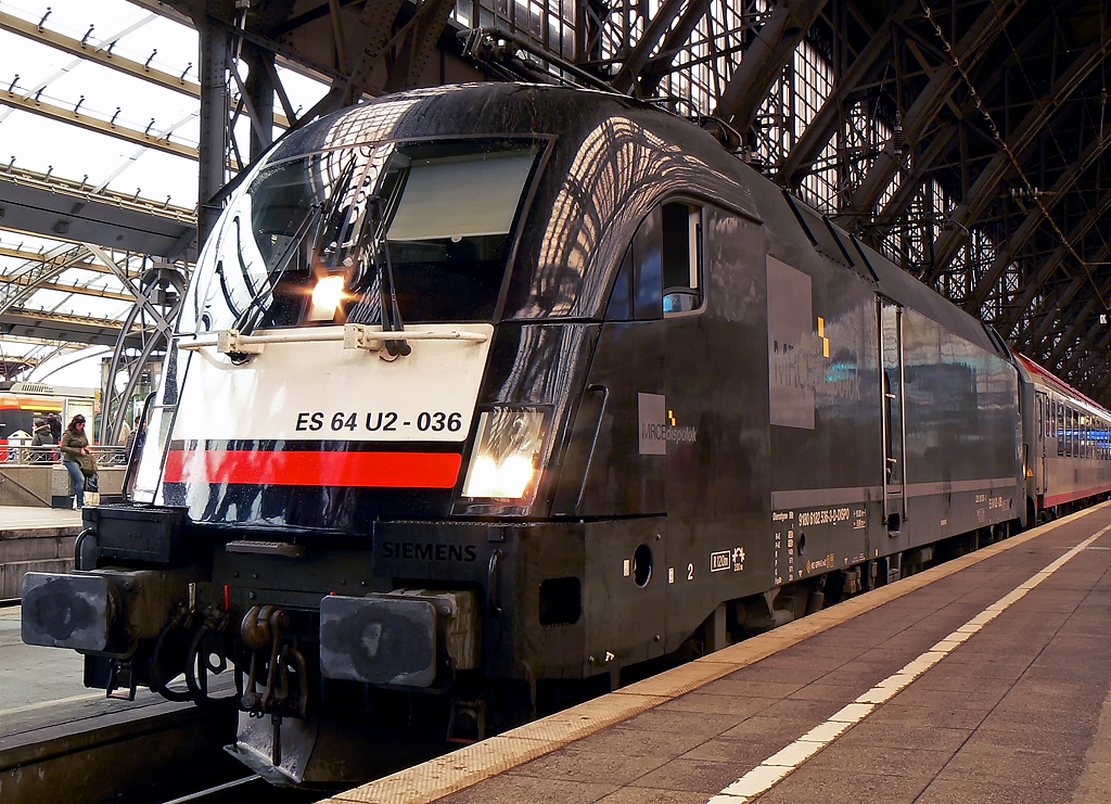 ES 64 U2-034 am EN421 nach Wien Westbf. in K�ln Hbf am 02.05.2010