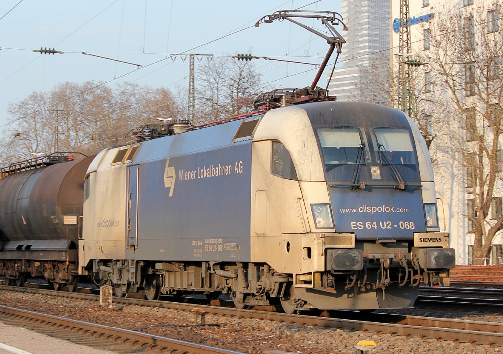 ES 64 U2-068 der Wiener Lokalbahnen als Lokportait in K�ln West am 15.03.2011