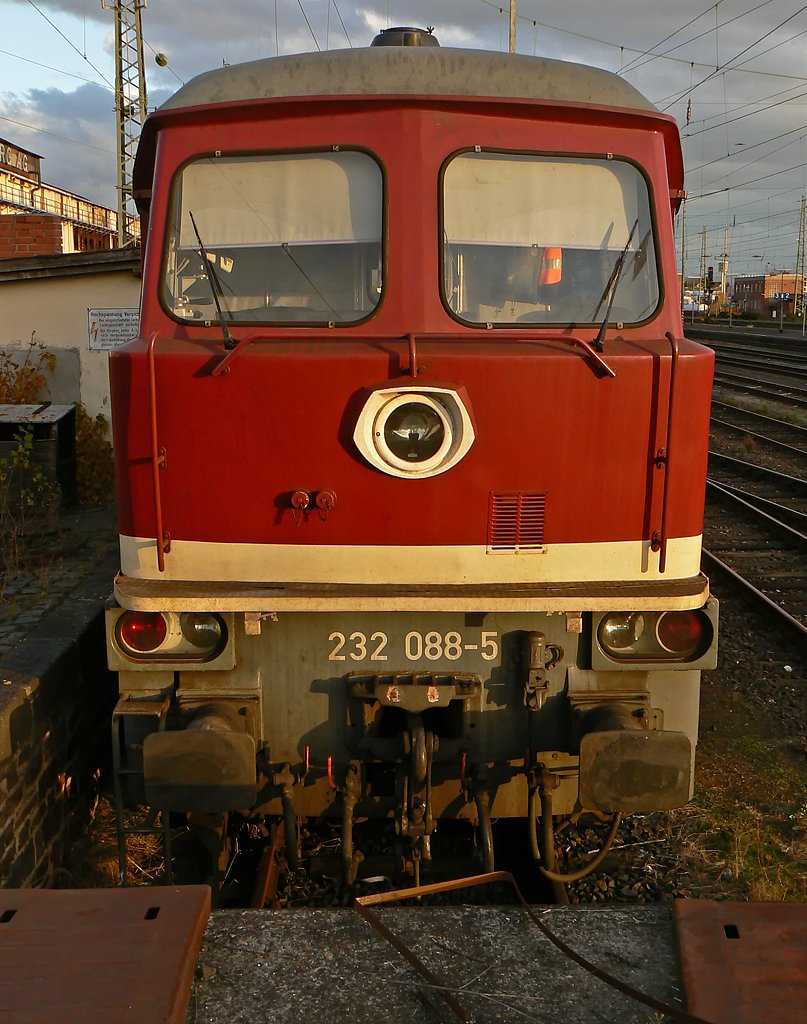 Frontalansicht der 232 088-5 der EfW in Neuwied (Nov.09)