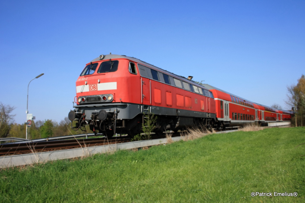 Huchg da kam doch die 218 108-7 um die Ecke geschossen. Ich hoffe es gef�llt der Wusch. Am 16.04.2010