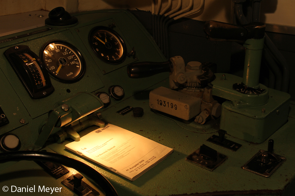 Impressionen aus dem DB Museum Koblenz L�tzel. Nachts um 00:55 auf der 151 121-1 am 25,10,12