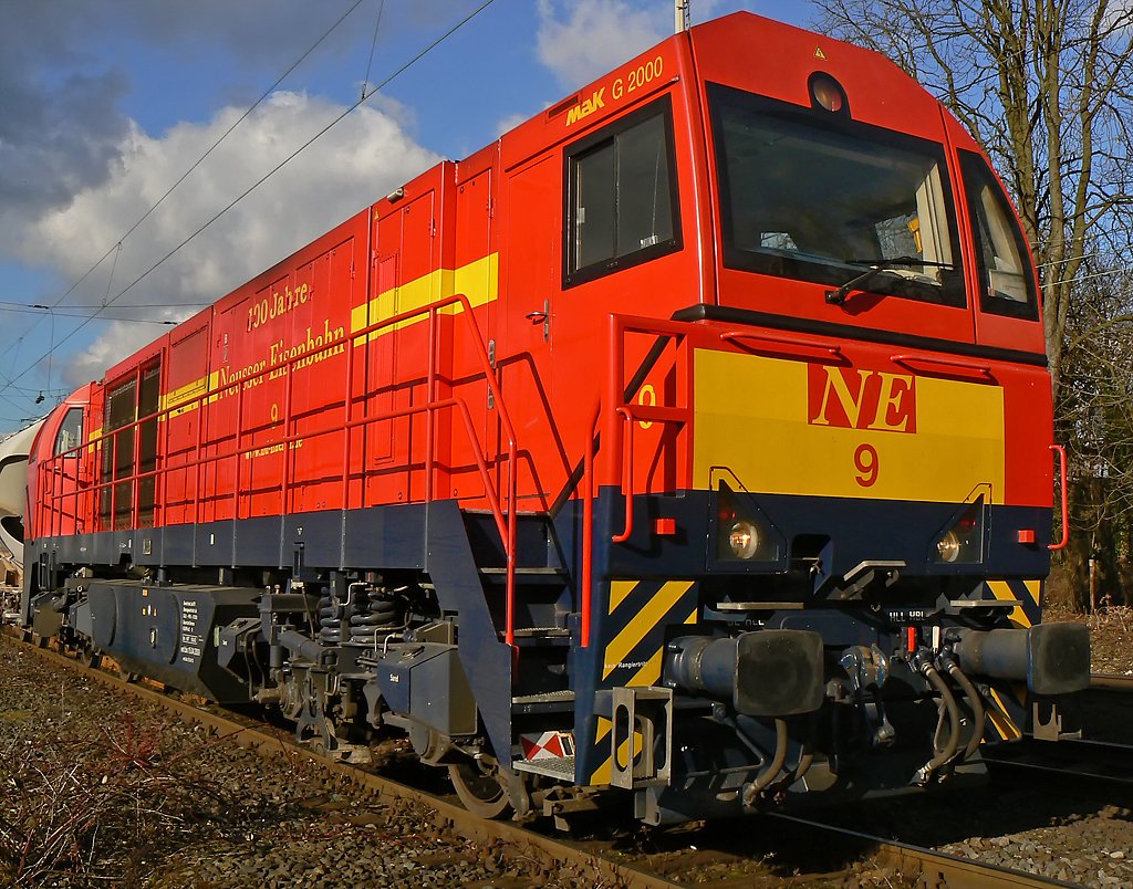 NE 9 der Neusser Eisenbahn bei einem etwas l�ngeren Halt in in Ratingen/Lintorf am 4.3.2010