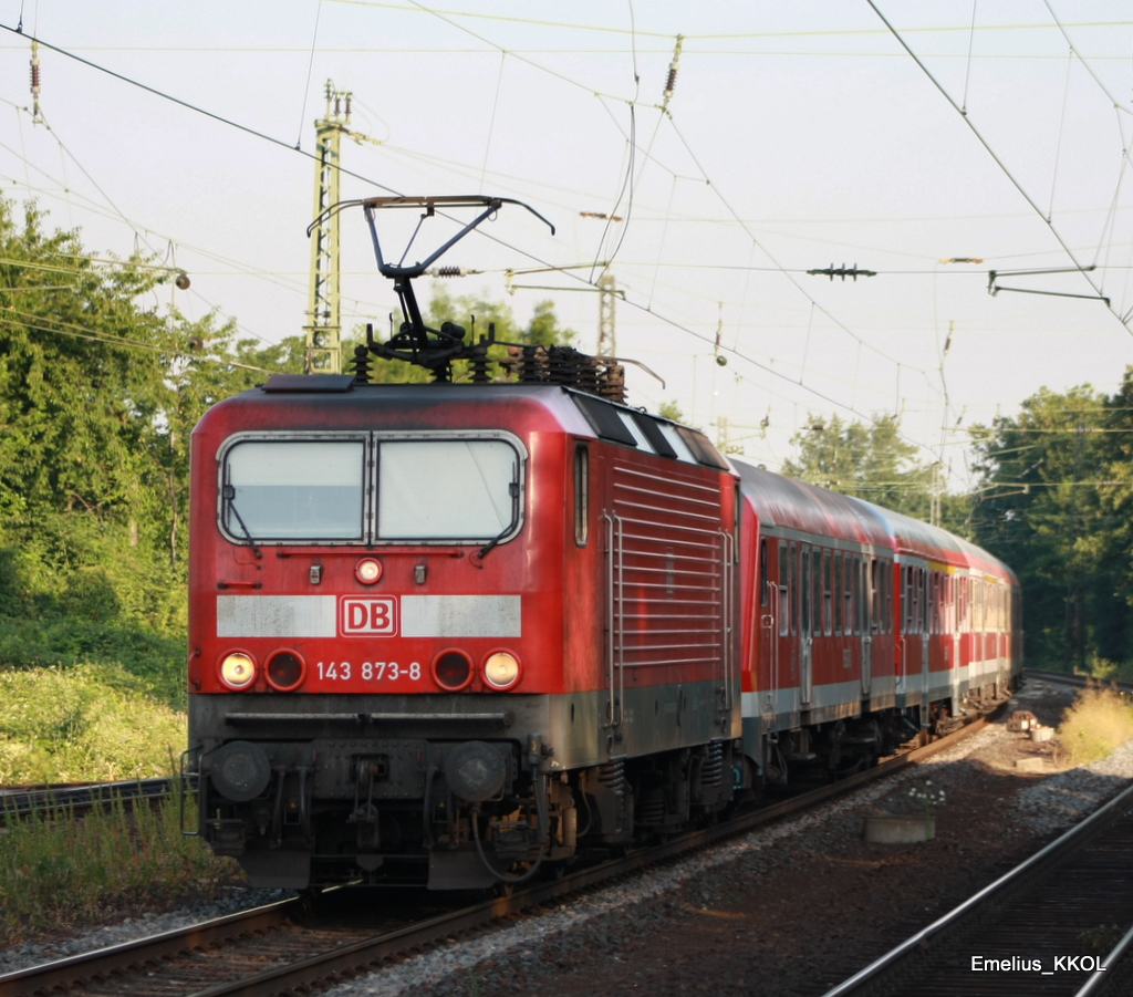 Normal�erweise verkeht auf dem RE Verst�rker nach bzw. von Koblenz morgens und abends mit E10 gefahren. Doch am 12.07.2010 kam die 143 873-8 aus Trier mit diesem RE nach Mainz-Bischofsheim