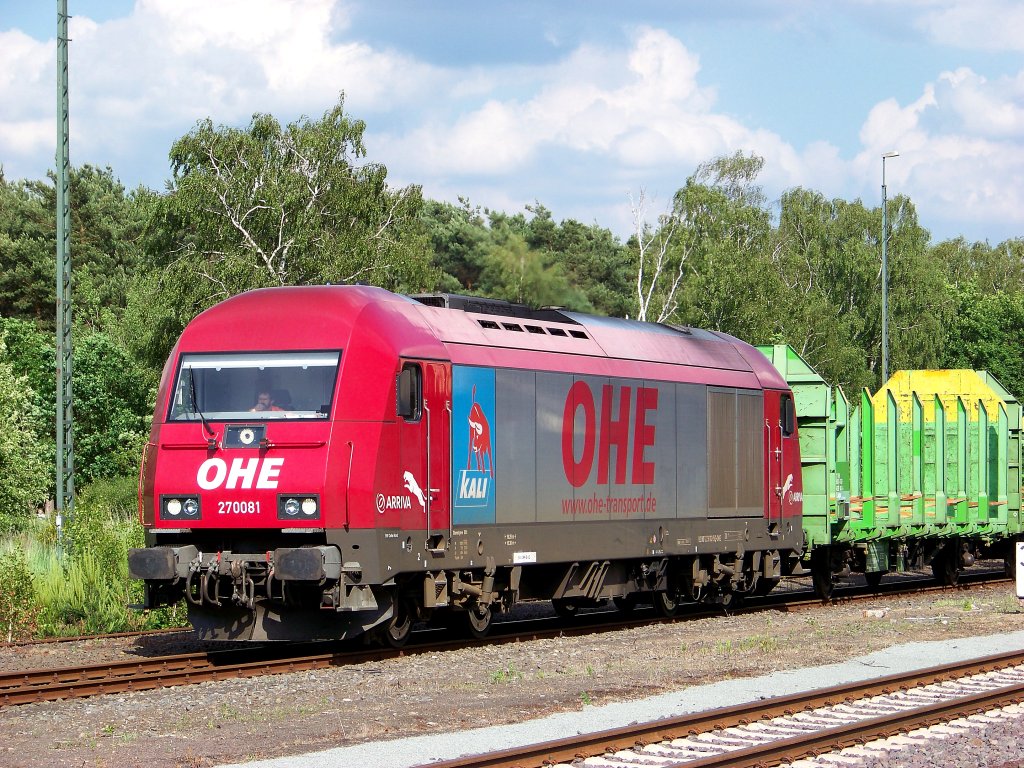 OHE 270081 mit einen Holzzug erreicht Munster (11.06.10)