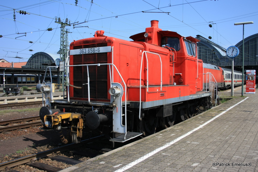 Ohne tote M�cken aber daf�r im wundersch�nen Zustand, die 363 658-6. Sie macht am 18.04.2010 Wochendruhe in Karlsruhe.