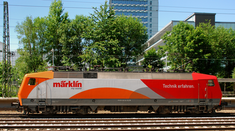 Portrait der 120 112-8, M�rklin-Lok. Aufgenommen am 16.06.12 bei einer Solofahrt durch den Heimeranplatz.