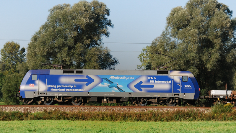 Portrait 152 135-0, aufgenommen am 08.09.12, bei Mindelaltheim.
