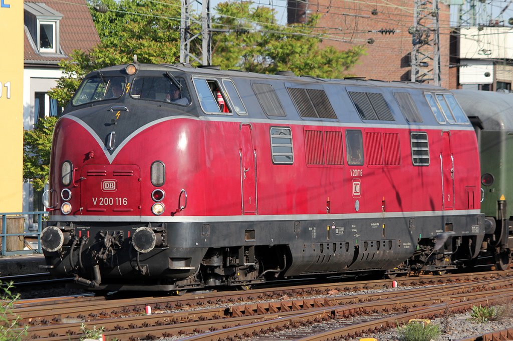 Portrait der V200 116 ,mit ihrem Sonderzug DPE 339  Alsterkurier  in K�ln Hbf am 07.05.2011