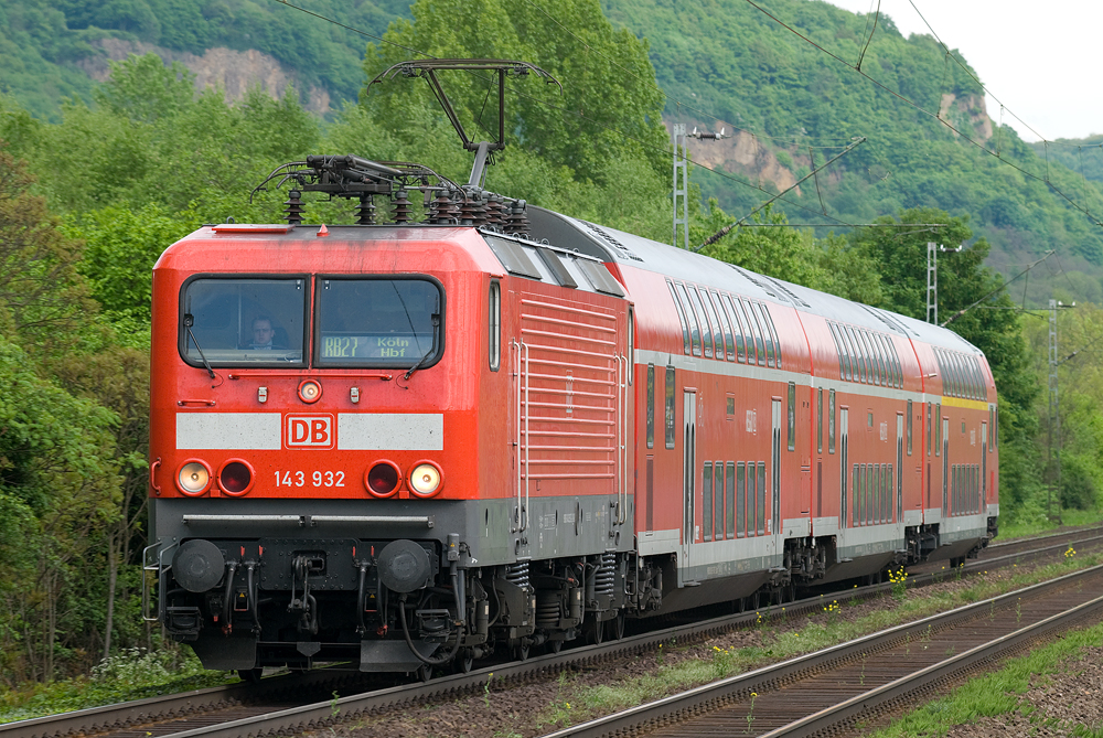 RB27 beim passieren von Kilometer 92 in H�he Bonn-Limperich.