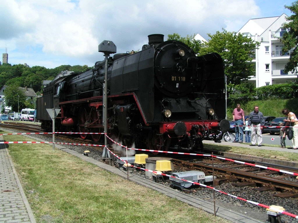 Um mal wieder was anderes als die K� der Historischen Eisenbahn Frankfurt zu sehen habe ich mal wieder ein Foto der 01 118 der HEF. Aufgenommen in K�nigsstein.

P.E