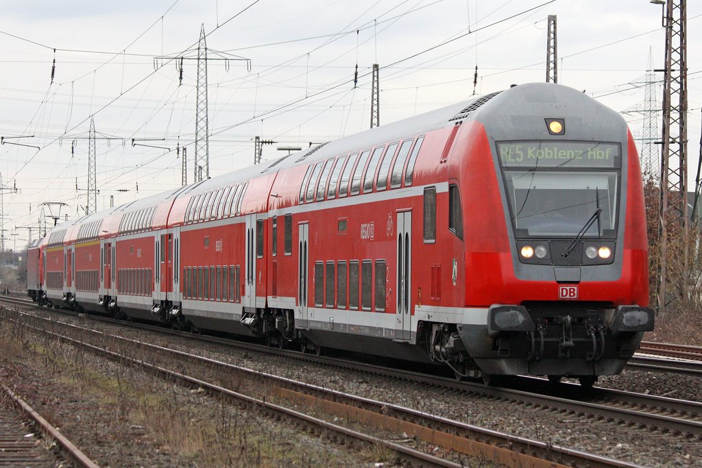 Und ja auch der RE5 in Ratingen Lintorf am 19,03,10