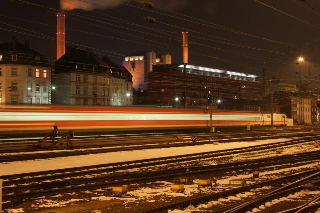 Und so sieht es aus wenn ein alter 420er ins Bild f�hrt. Finde es aber auch nicht schlecht.

Patrick E.