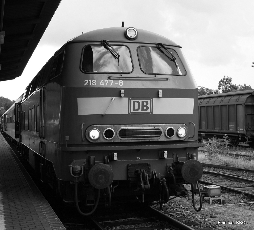 Unser Sondezug konnte nach der 35er aus Berlin nun endlich auch Einfahren und am 04.09.2010 die Frankfurter 218 477 im Bahnhof Meinigen ablichten. So weit Weg vom heimatlichen Bw und dann noch in Meinigen war wohl noch nie eine 218er aus dem BW Franfkurt.