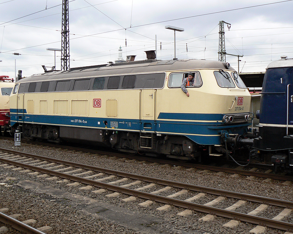 Unser Webmaster voll in Fahrt auffe 217 014-0 :-) ! K�ln/Messe Deutz am 22.10.2010