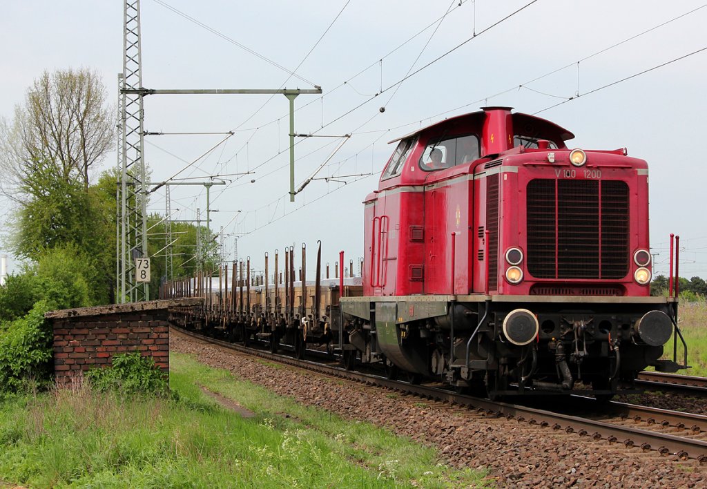 V100 1200 mit Aluzug in Porz Wahn am 30.04.2012
