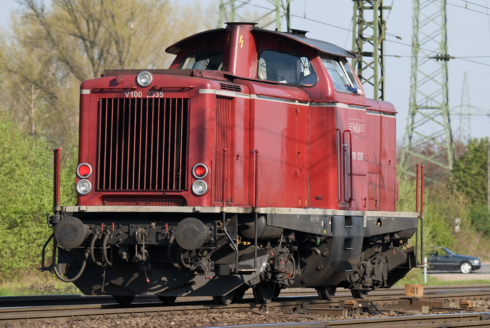 V100 2335

Fotografiert am 18. April 2010 am Gnf K�ln-Gremberg.
150mm, ISO 125, F5,6 , 1/500sec.
[ Nikon D200 + Sigma 100-300 F4 EX DG APO HSM IF ]