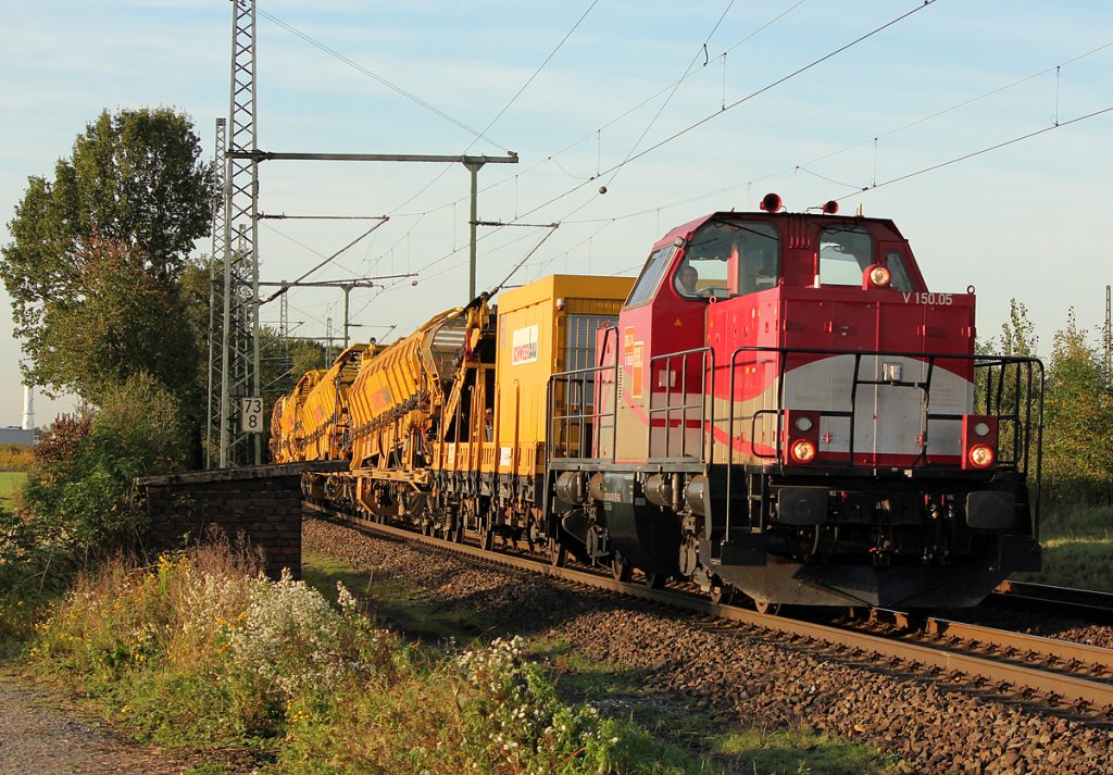 V150.05 (214 013-5) der BBL Logistik mit Schweer Bauzug in Porz Wahn am 14.10.2011
