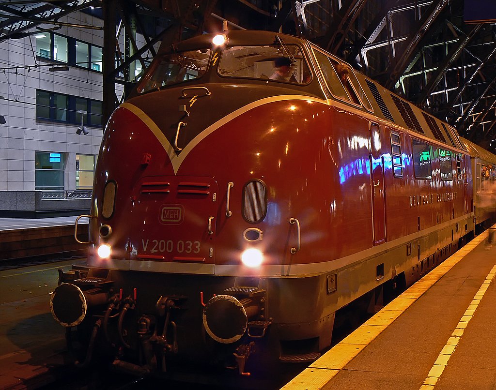 V200 033 auf Gleis 2 in K�ln Hbf. (Okt.09)