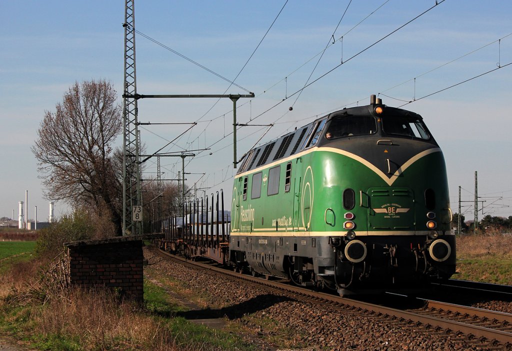 V200 053 mit Aluzug in Porz Wahn am 26.03.2012