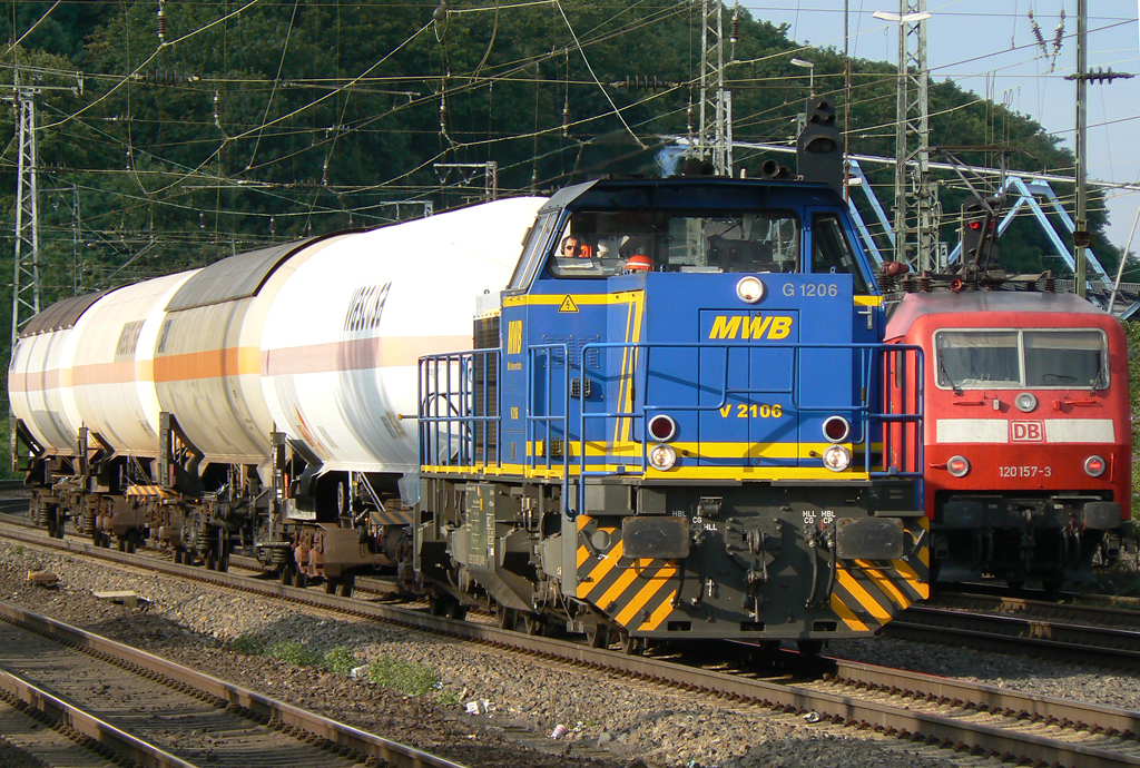 V2106 der MWB in K�ln West am 13.08.2010