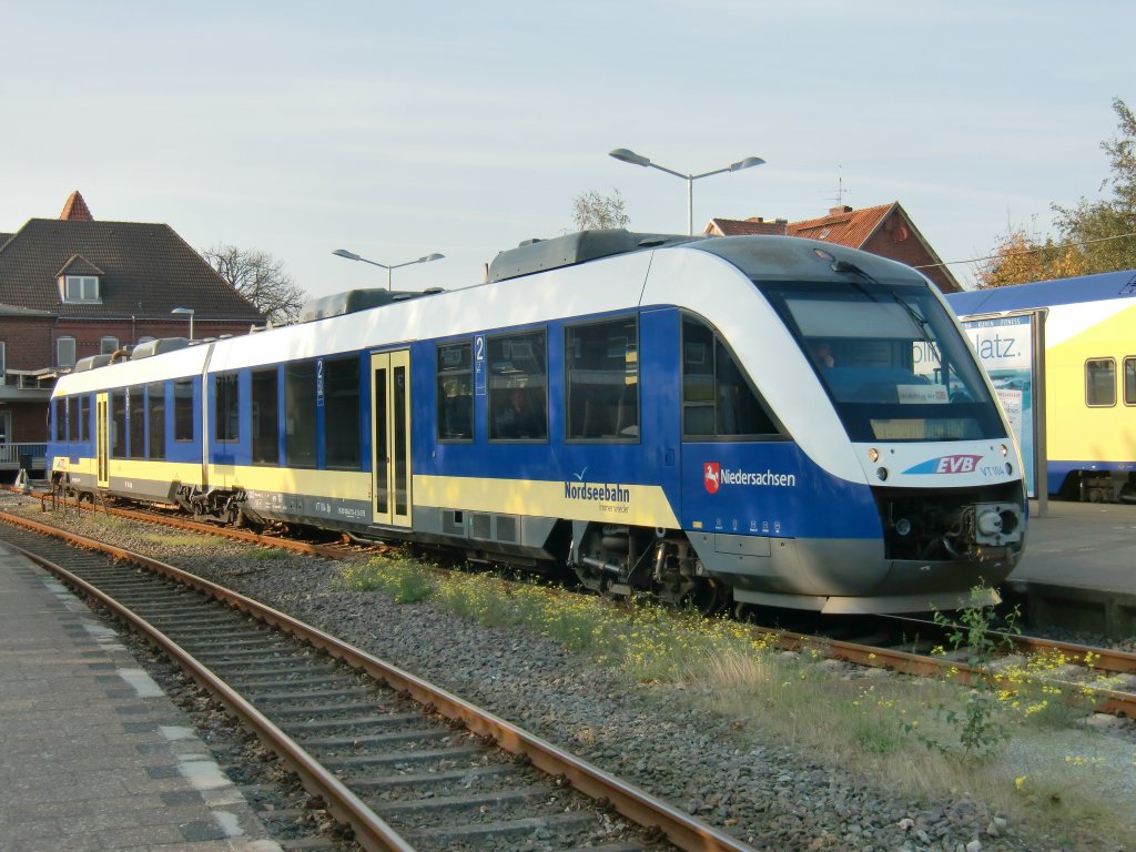VT104 der EVB am 13.10.10. im Bahnhof von Cuxhaven.