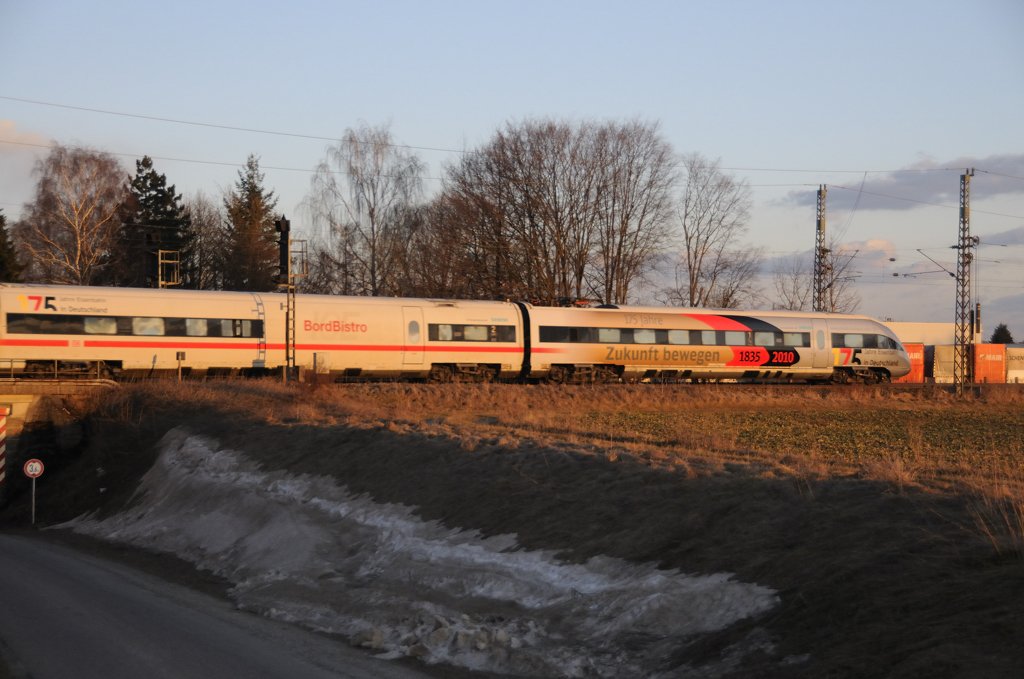  Zukunft bewegen ... Ein Motto, dass zum Nachdenken im Hause DB animieren sollte. (Gersthofen bei gef�hlten minus 10 Grad, 05.03.2010).