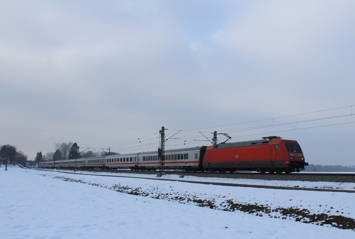 101 072- mit einem EC am 26. Januar 2013 bei �bersee am Chiemsee.
