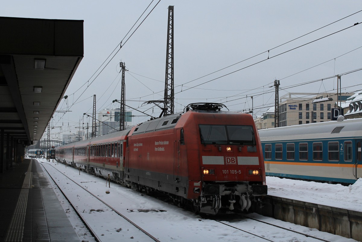 101 105-5 bei der Einfahrt in den M�nchner Hauptbahnhof am 21. Januar 2013.