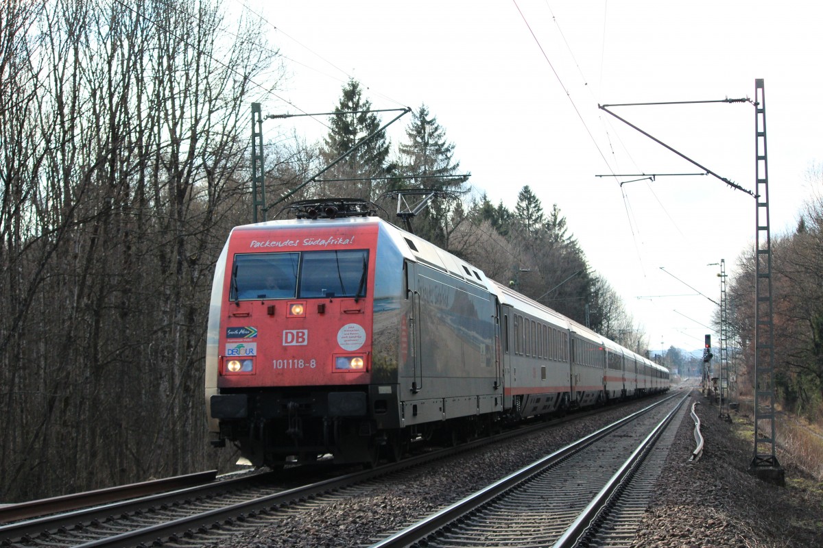 101 118-8 mit S�dafrika-Werbung am 10. M�rz 2013 bei �bersee am Chiemsee.