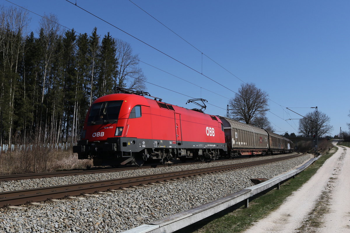 1016 017 aus Salzburg kommend am 1. April 2020 bei Grabenst�tt im Chiemgau.