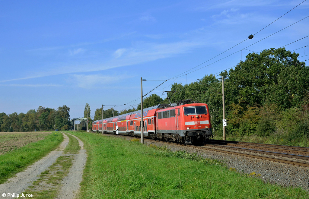 111 174-9 mit dem RE 26287 (Rheine - Braunschweig Hbf) am 03.10.2015 bei Peine.
