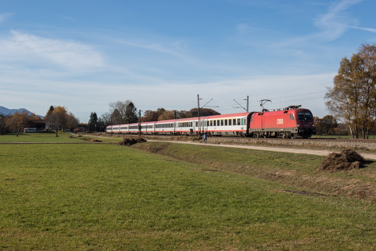 1116 062-1 am 8. November 2015 bei �bersee am Chiemsee.