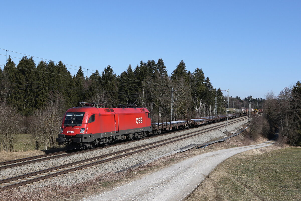 1116 190 war am 3. M�rz 2022 mit einem gemischten G�terzug bei Grabenst�tt in Richtung M�nchen unterwegs.