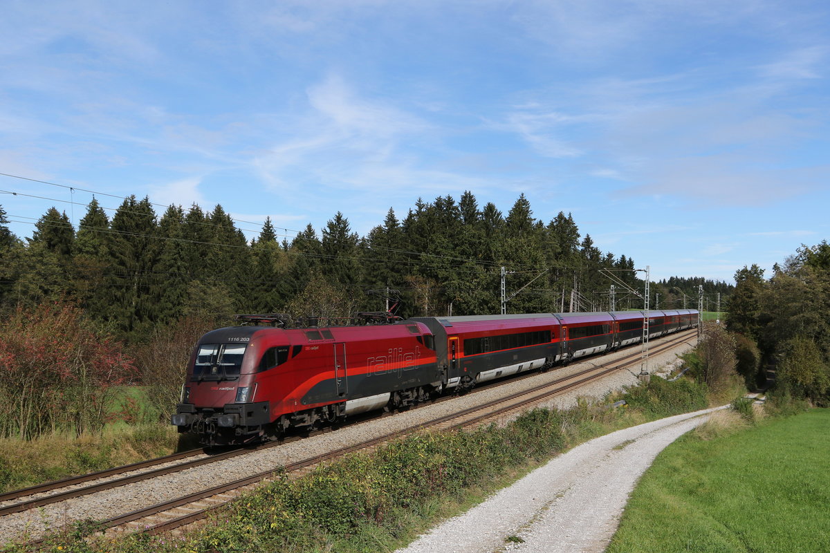 1116 203 aus Salzburg kommend am 9. Oktober 2020 bei Grabenst�tt im Chiemgau.