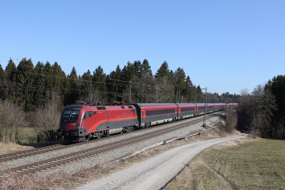 1116 203 aus Salzburg kommend am 3. M�rz 2022 bei Grabenst�tt im Chiemgau.