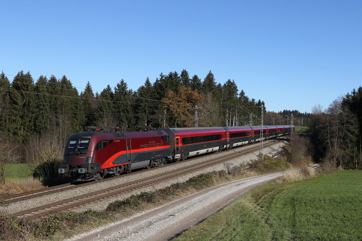 1116 205 aus Salzburg kommend am 18. November 2020 bei Grabenst�tt im Chiemgau.